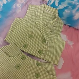 VINTAGE Two Piece Cropped Top and High Waist Short